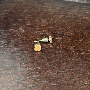 Women’s orange flower stud earrings